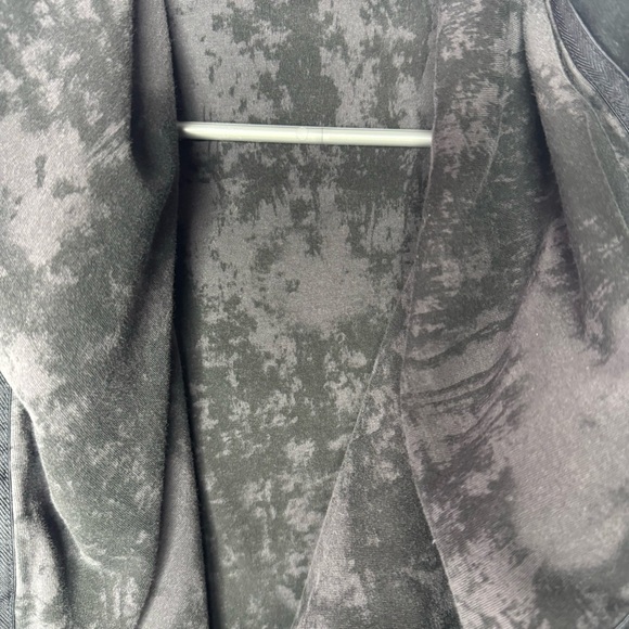 Lululemon wrap sweater cardigan reversible 2 way blanket style long black grey - Picture 7 of 8